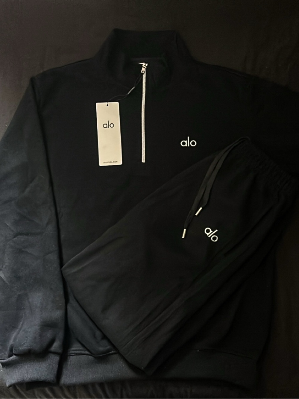 ALO Yoga Accolade Set (Black) Size Medium